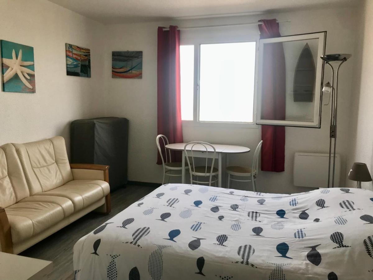Studio Vue Sur Mer Apartment Calais Bagian luar foto